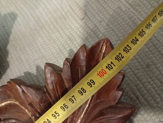 Image 1 of Belangrijke en spectaculair gebeeldhouwde wijnkelderspiegel