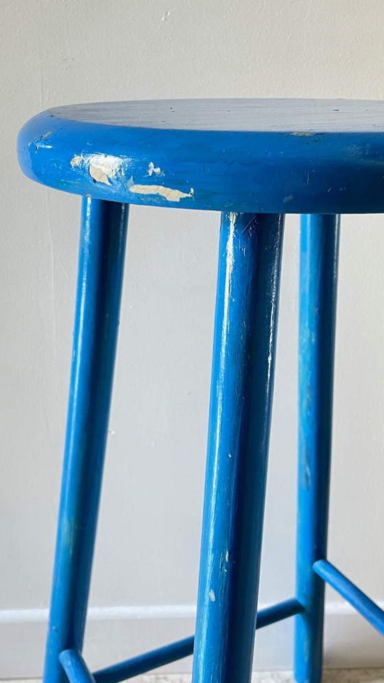Vintage Elektrisch Blauw Houten Krukje – Wood (photo 4 of 16)
