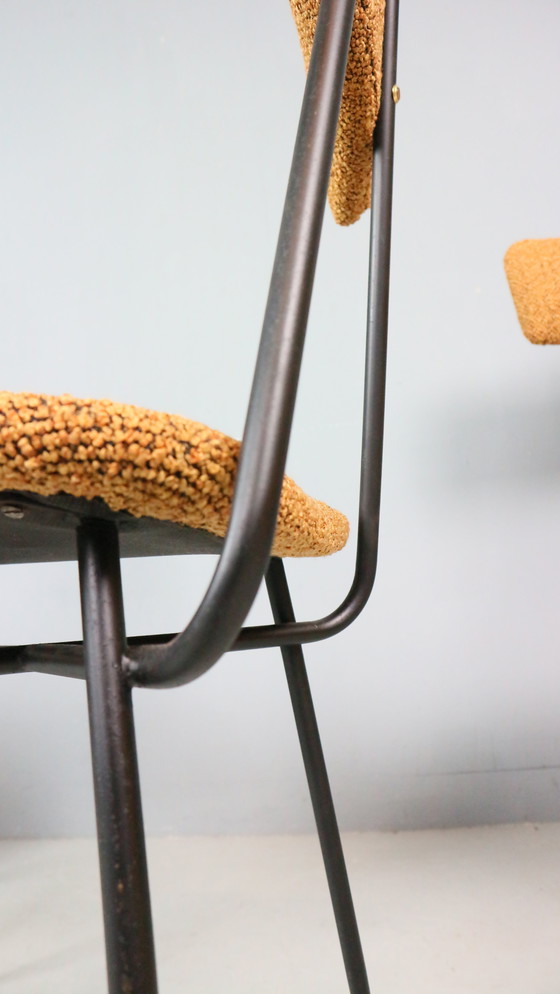 Image 1 of Ensemble de 4 chaises de salle à manger italiennes nouvellement tapissées 1950