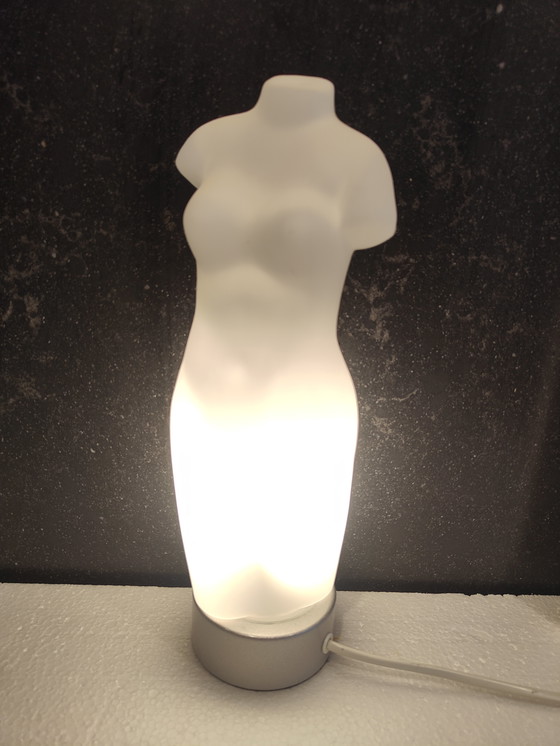 Image 1 of James & Poki Co gematteerd glazen torso tafellamp, 1990