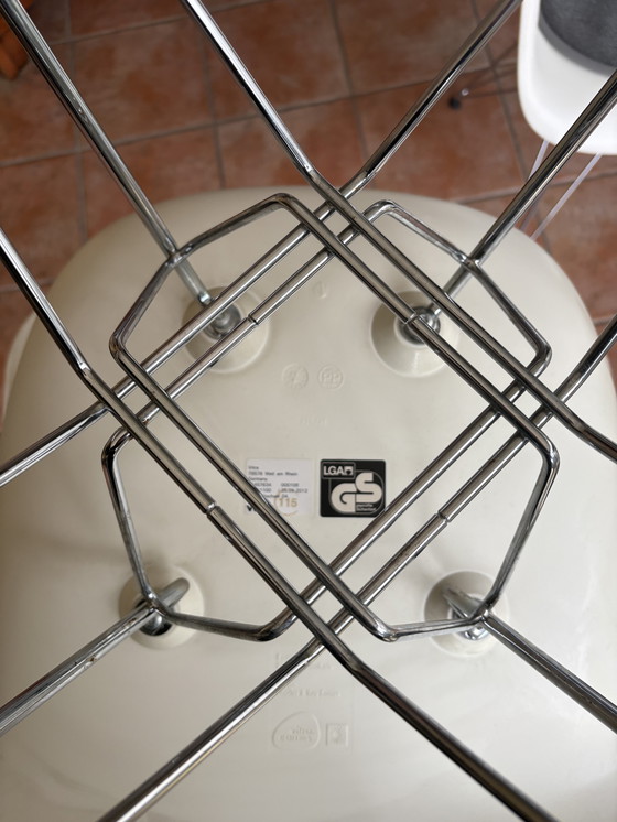 Image 1 of 5x Vitra Dar chairs