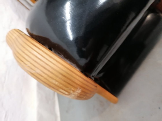 Image 1 of Deux fauteuils Pop Art, en forme d'homme et de femme, années 1970/80