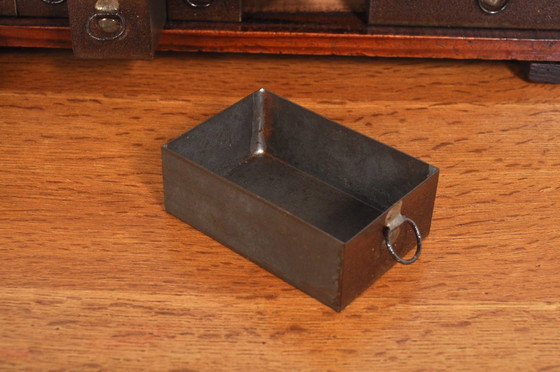 Image 1 of Antiek horlogemakers kastje, 1920s