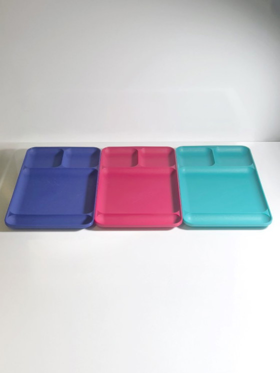 Image 1 of 3x Tupperware Vintage Picnic Plate Tray 80s 90s Plastic Postmodern Plate