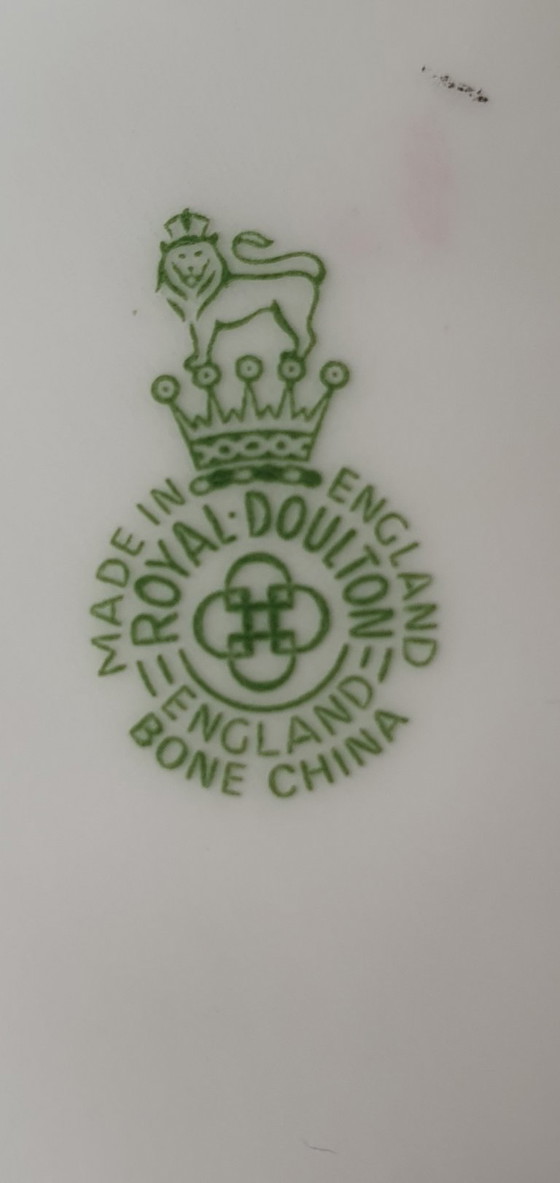 Image 1 of Royal Doulton flower basket – Bone China – England 14x12cm