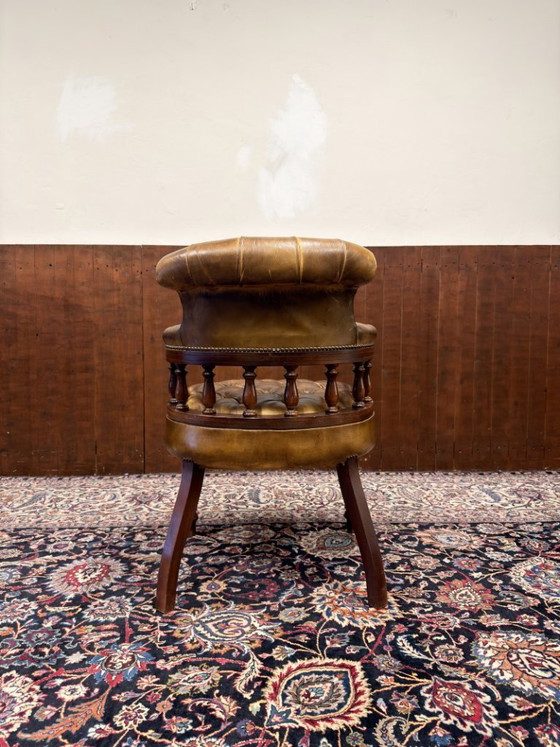 Klassischer englischer Chesterfield Stuhl – Sessel, Leather, Wood (photo 4 of 7)