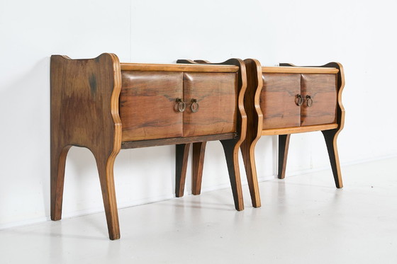 Image 1 of Coppia di comodini/armadi scultorei italiani del metà secolo, anni '50