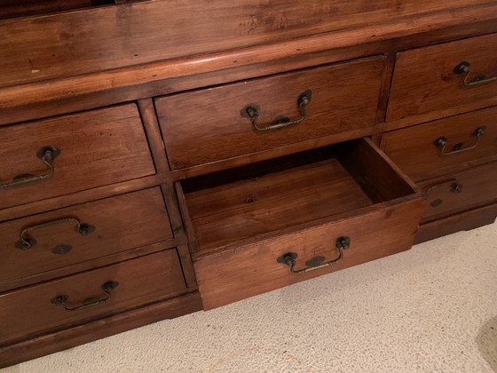 Image 1 of Armoire à provisions, en chêne, en bon état.