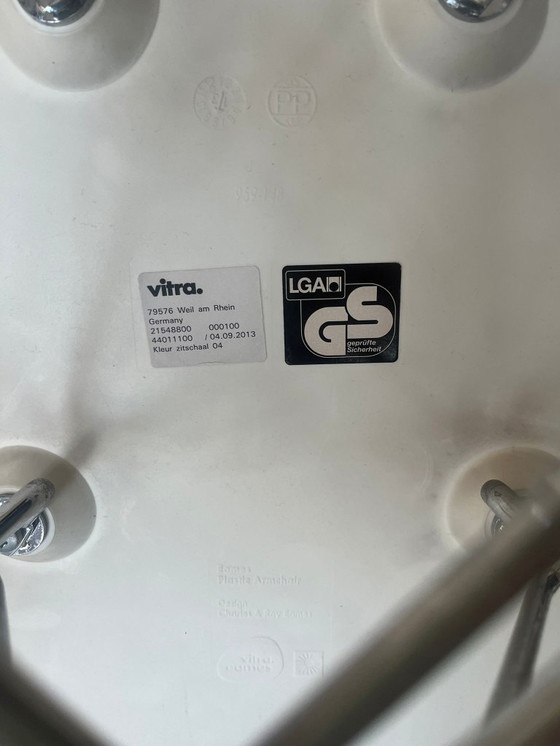 Image 1 of 6 + 2 chaises VITRA Eames DAR