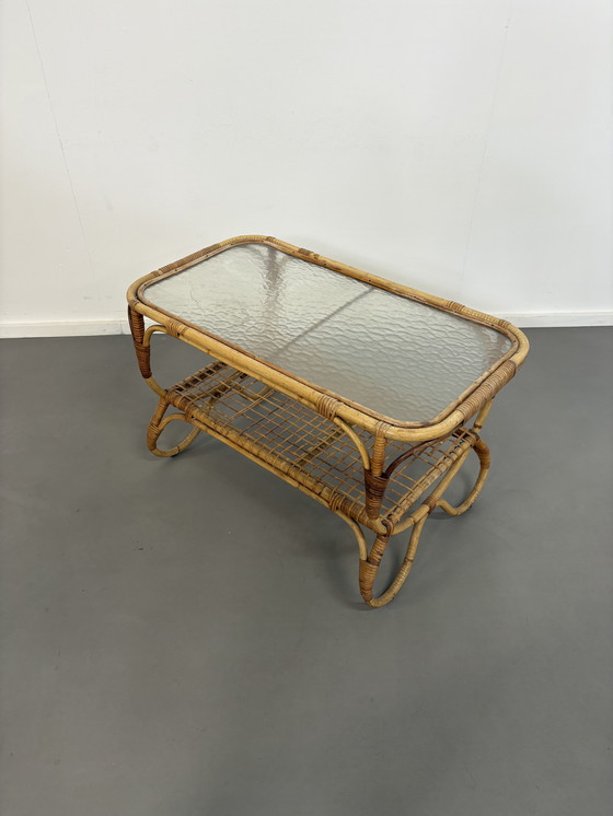 Image 1 of Vintage Rotan Tafel avec wolkenglas jaren ‘60