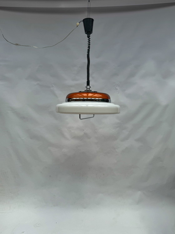 Image 1 of Vintage, imposante hanglamp in oranje en wit, geïnspireerd op het ruimtetijdperk | Verstelbaar Belgisch design, jaren 70