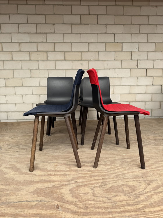 Image 1 of 8x Vitra Hal con manta en rojo o azul