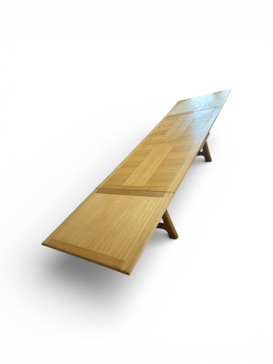 Image 1 of Uitschuifbare eiken tafel van Guillerme & Chambron, uitgegeven door Votre Maison