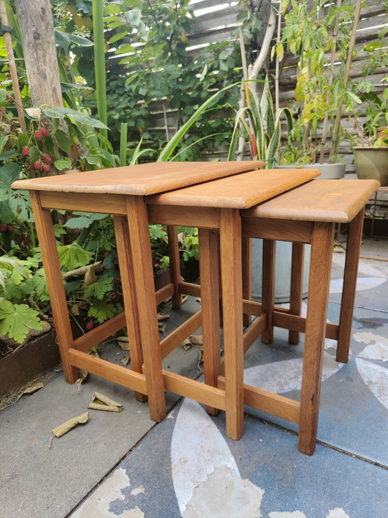 Ensemble gigognes du milieu du siècle, un savoir-faire parfaitement adapté – Tables d'appoint, Wood (photo 5 of 6)