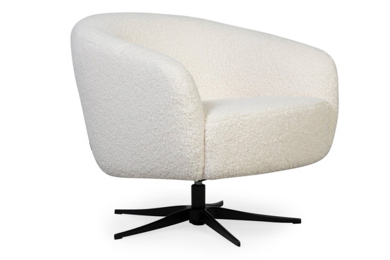 Image 1 of Poltrona Shepherd con pouf della collezione DMO