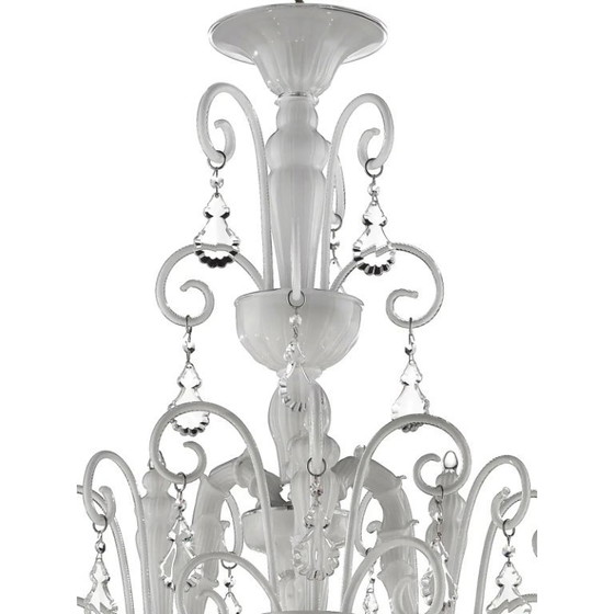 Image 1 of Handgefertigter, moderner weißer Ca’ Rezzonico-Kronleuchter mit geschwungenen Muranoglas-Details