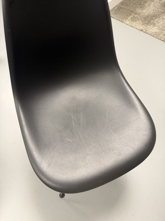 3 chaises Vitra Eames DRS – Chaises de salle à manger, Metal, Plastic (photo 8 of 15)