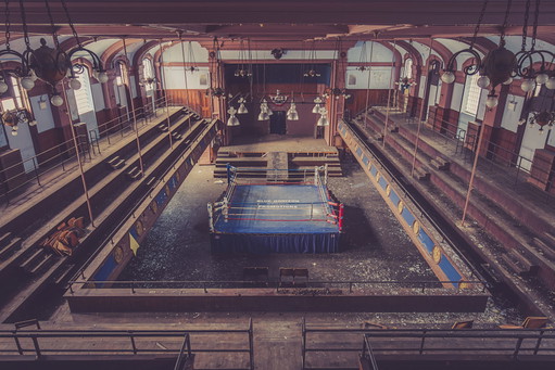 - Ring de boxeo abandonado