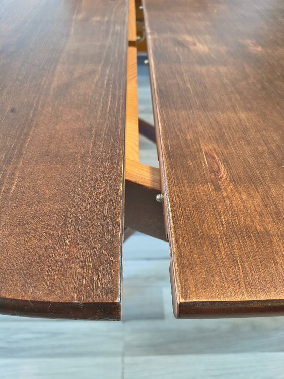 Image 1 of Solid pine dining table – Oval/round and extendable