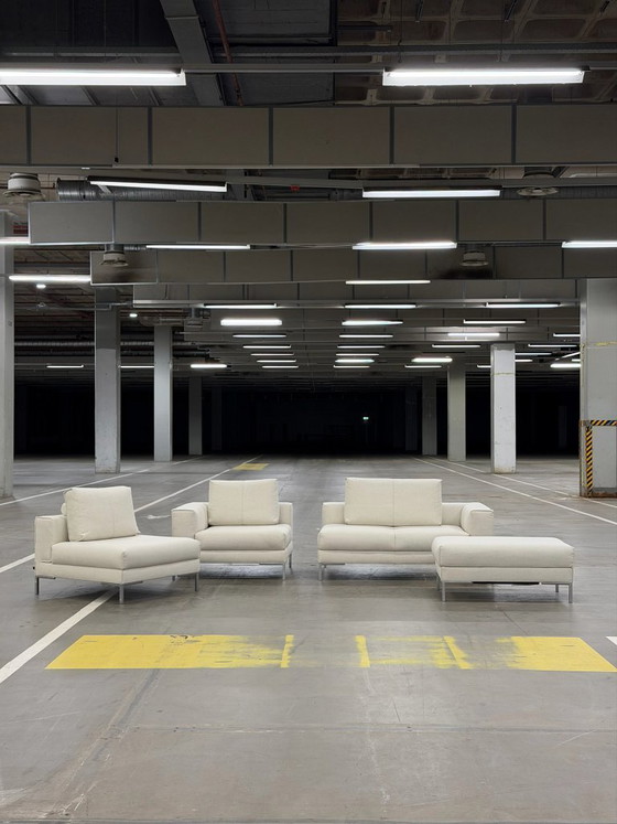 Image 1 of Design sur Stock Aikon Lounge