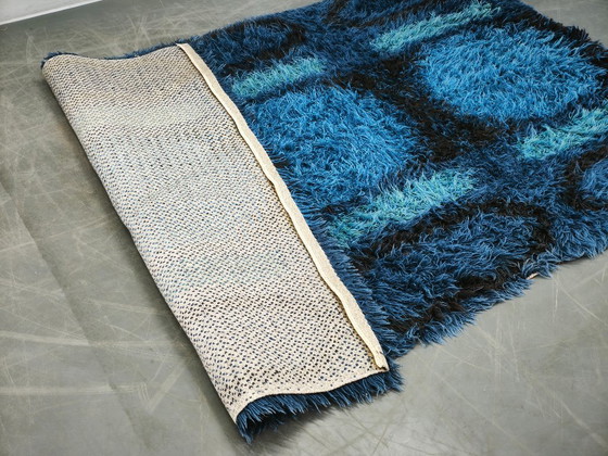 Image 1 of Großer dänischer abstrakter blauer Wollteppich „Rya“ im Ege-Stil
