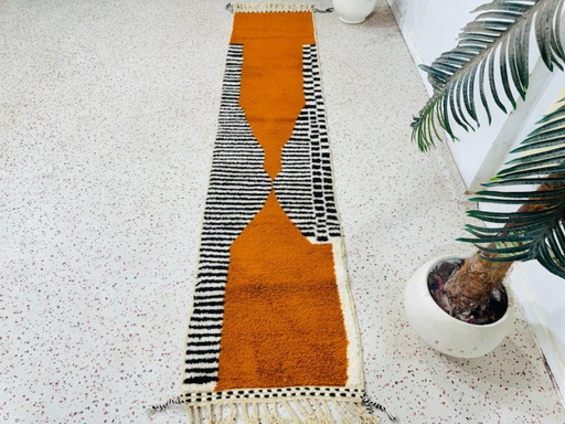 Handgemaakt Marokkaans vloerkleed van 300x70 cm: Berber haltapijt