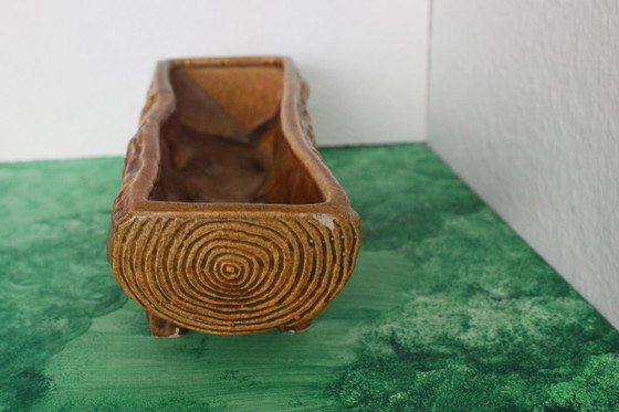 Image 1 of Jardinière vintage en forme de tronc d'arbre, en céramique de la manufacture Vetter.