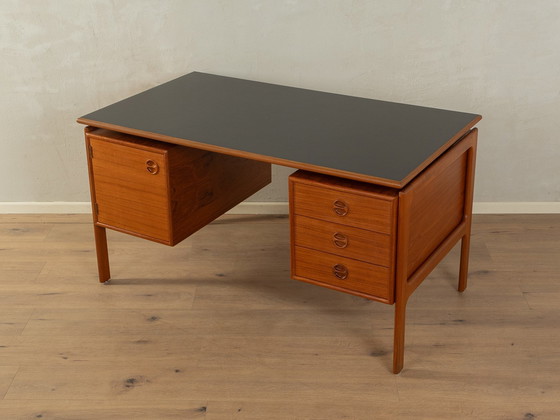 Image 1 of 1960s free-standing Desk by Arne Vodder