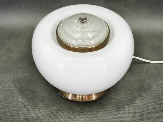 Lampada da tavolo italiana Space Age in vetro bianco anni '70 – Lampade da tavolo, Metallo (photo 2 of 9)