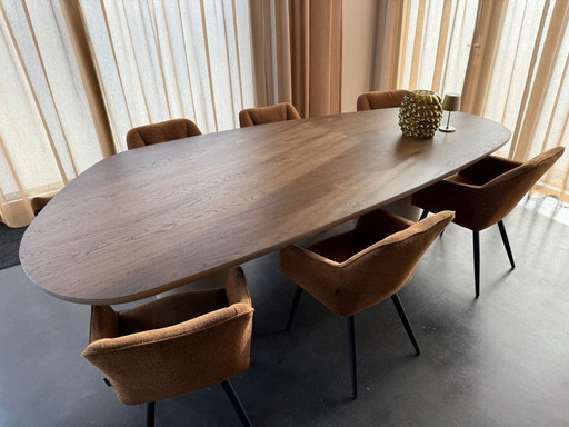 Bogard eettafel - eiken met betonlook afwerking.