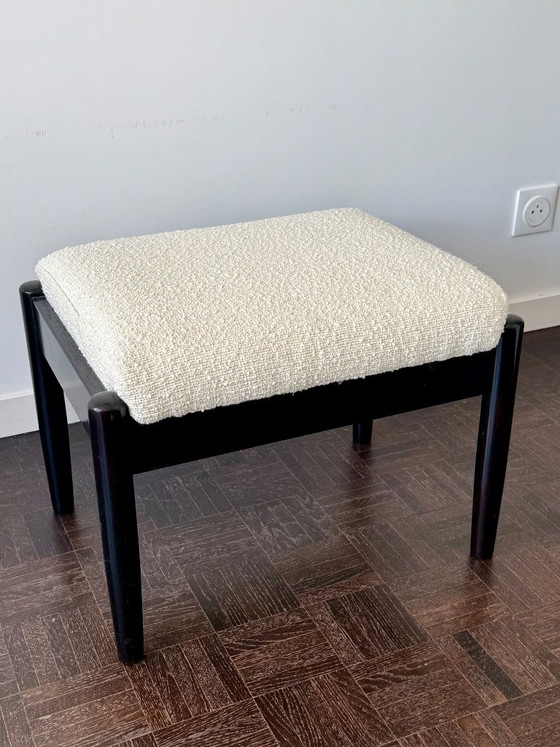 Poggiapiedi Scandinavo Vintage Tessuto Bouclé – Poggiapiedi e pouf, Textile, Wood (photo 9 of 11)