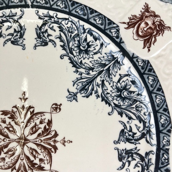 Image 1 of Assiette carré / plat Longchamp modele "Diane" ,faïence polychrome, fin XIXe s.