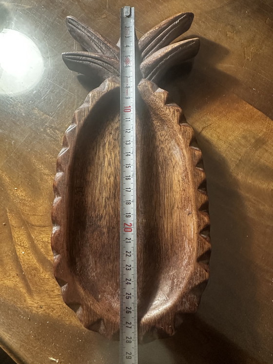 Image 1 of Vide poche vintage forme Ananas en bois sculpté