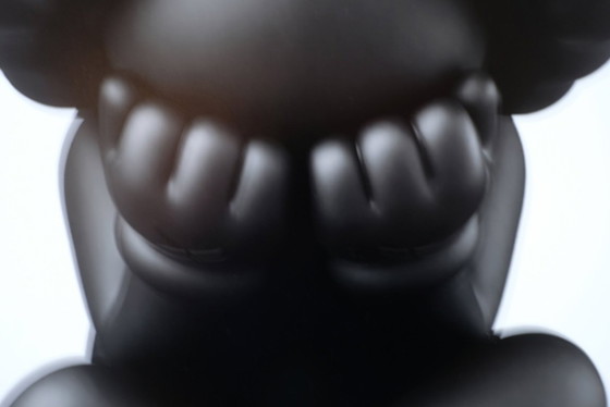 Image 1 of KAWS Companion 2021 Zwart | affiche