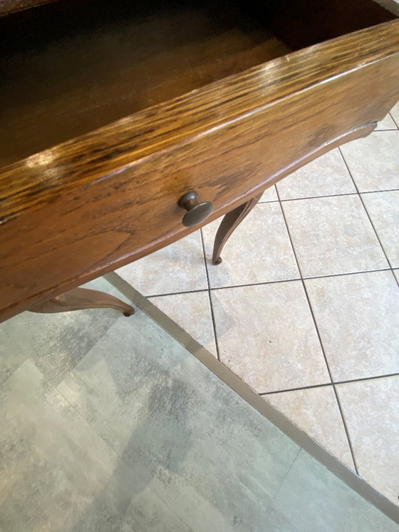 Image 1 of Conjunto de mesa y taburete estilo Luis XV en roble macizo