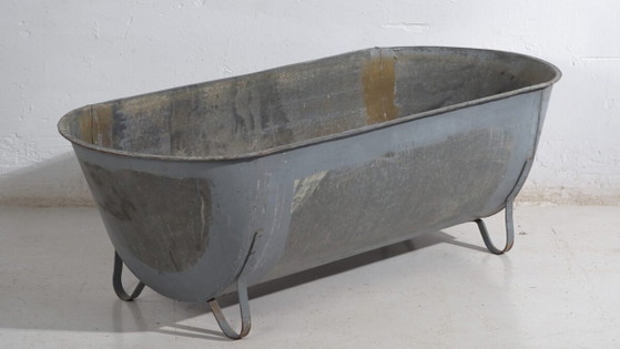 Baignoire industrielle ancienne en zinc - Europe Centrale (vers 1900) #4 – Objets déco, Iron, Rustic (photo 3 of 40)