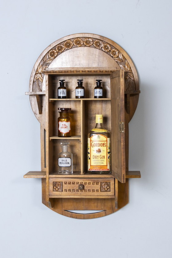 Image 1 of Art Nouveau apothekerskast, jaren 1900