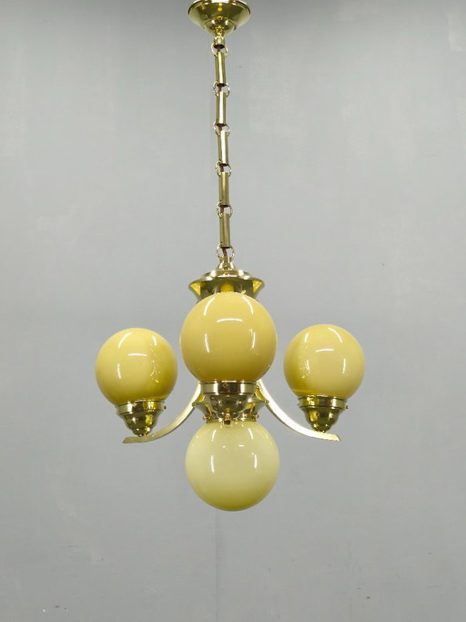 Art Deco kroonluchter van messing en opaalglas, jaren 1930