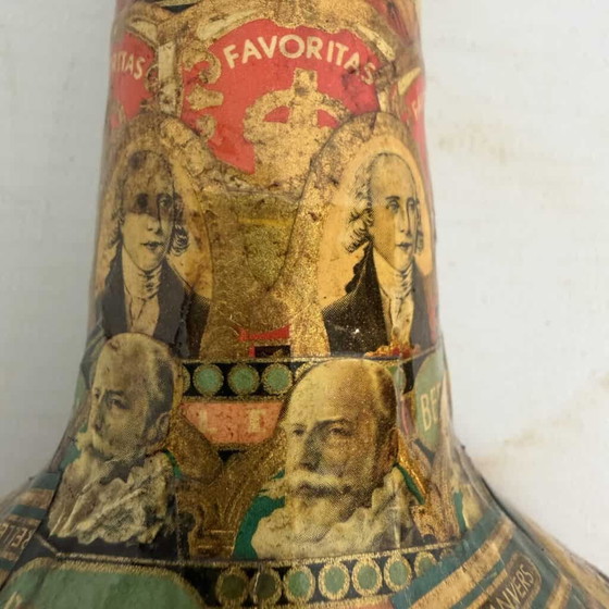 Arte collage, una fiaschetta ricoperta di fascette di sigaro – Bicchieri e caraffe, Carta (photo 13 of 15)