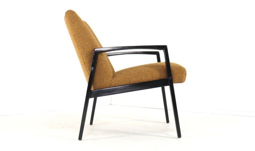 Sillón vintage 'Ellwangen' recién tapizado.