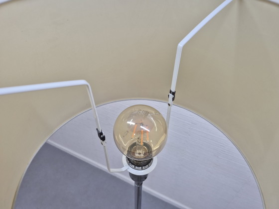 Lampadaire vintage Herda. Lampe sur pied années 60, 70. – Chrome, Textile (photo 12 of 15)