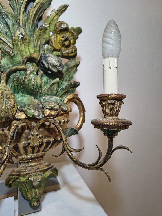 Handbemalte Wandleuchten aus Holz, Paar. – Metal, Wood (photo 9 of 12)