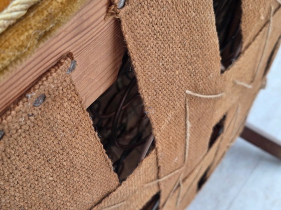 Image 1 of Fauteuil relax danois des années 1960, revêtement d'origine en velours jaune miel.