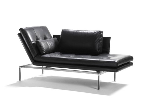 Zwei Daybeds, modisch elegant, Fidu Liege mit Armteil 1x links 1 x rechts incl. Kopf/ Nierenkissen Lederkategorie IV Alamo braun