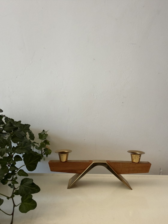 Image 1 of Brutalistische kandelaar teak en messing
