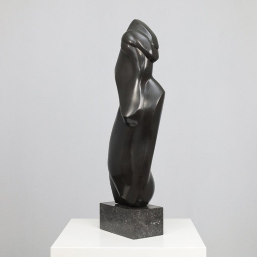 Scultura in bronzo raffigurante una donna di Francine Govers, Paesi Bassi, anni '90