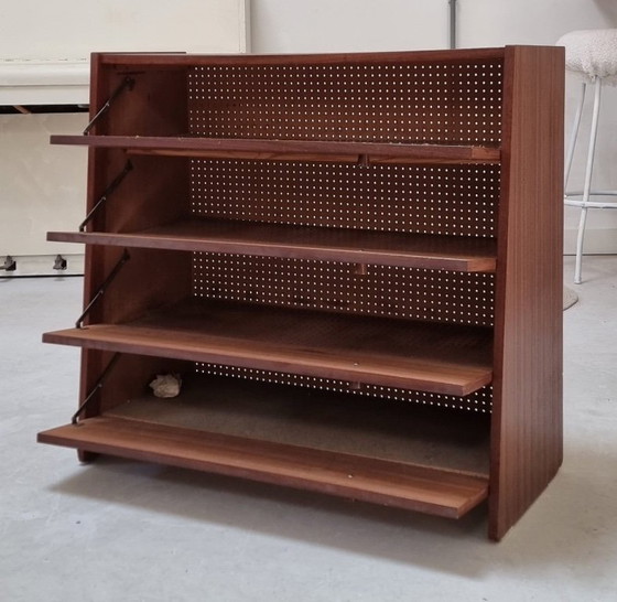 Image 1 of Mid Century schoenenkast