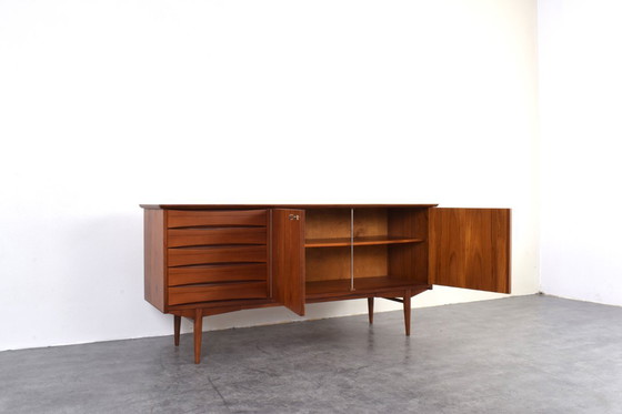 Image 1 of Credenza in teak di metà secolo di Frederik Kayser, anni '60.