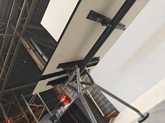 Image 1 of Escritorio Nomos - Norman Foster para Tecno - Diseño ajustable e icónico