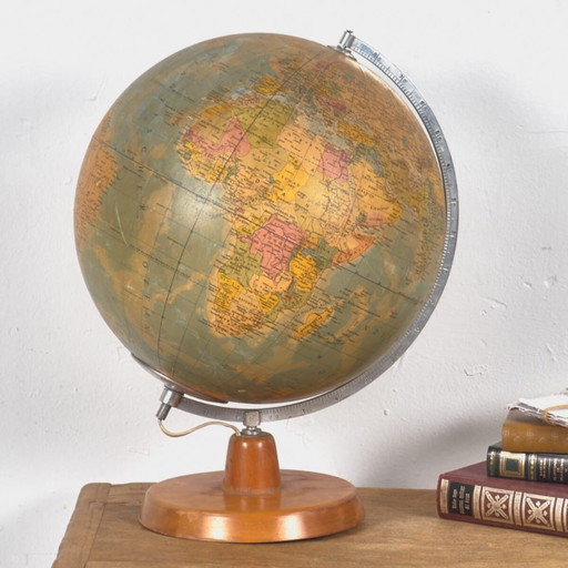 Rotating globe vintage (c.1950)
